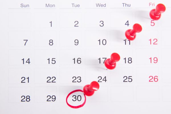 Contact lens wearing schedule
